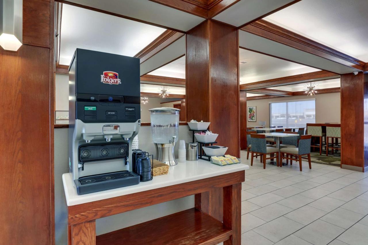 Best Western Plus Riata Hotel Brownwood Exterior photo